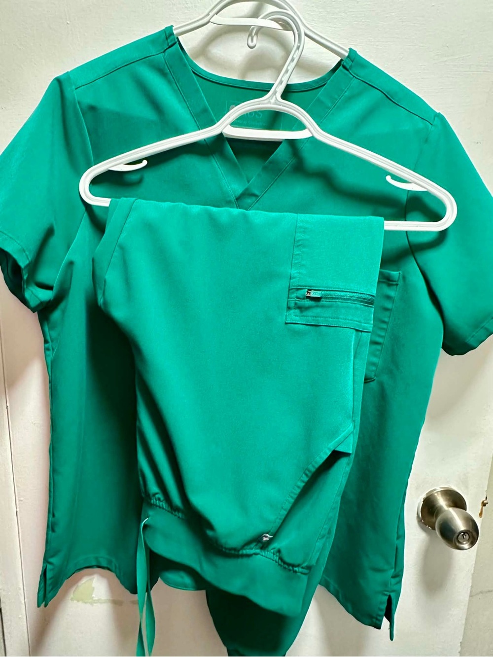 Figs Women’s Scrub Set - Teal Green V-Neck Top & Drawstring Pants